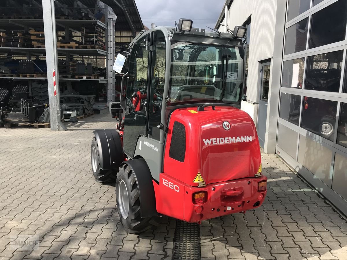 Hoflader typu Weidemann  1280 mit Kabine, Neumaschine v Burgkirchen (Obrázek 23)