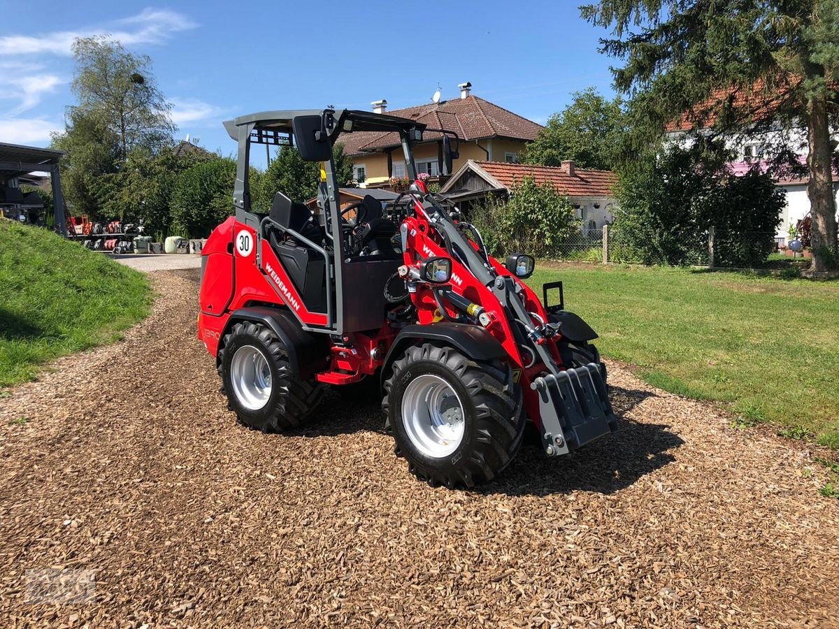 Hoflader des Typs Weidemann  1390 Hoftrac, Neumaschine in Burgkirchen (Bild 1)