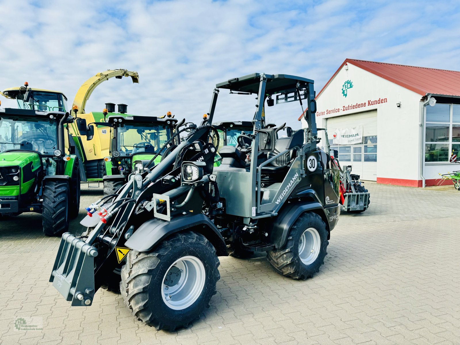 Hoflader of the type Weidemann  Hoftrac 1390, Neumaschine in Karstädt (Picture 1)