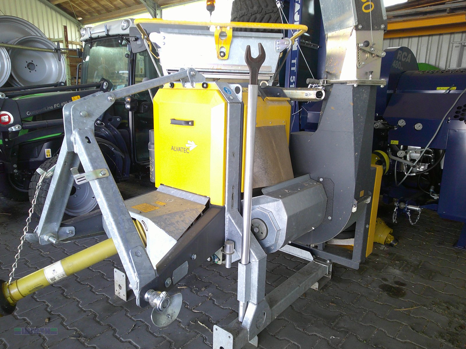 Holzhacker & Holzhäcksler typu Alvatec Holzzerkleinerungsmaschine 20.30 "Messerabatt Karpfham 8%", Gebrauchtmaschine v Buchdorf (Obrázek 12)