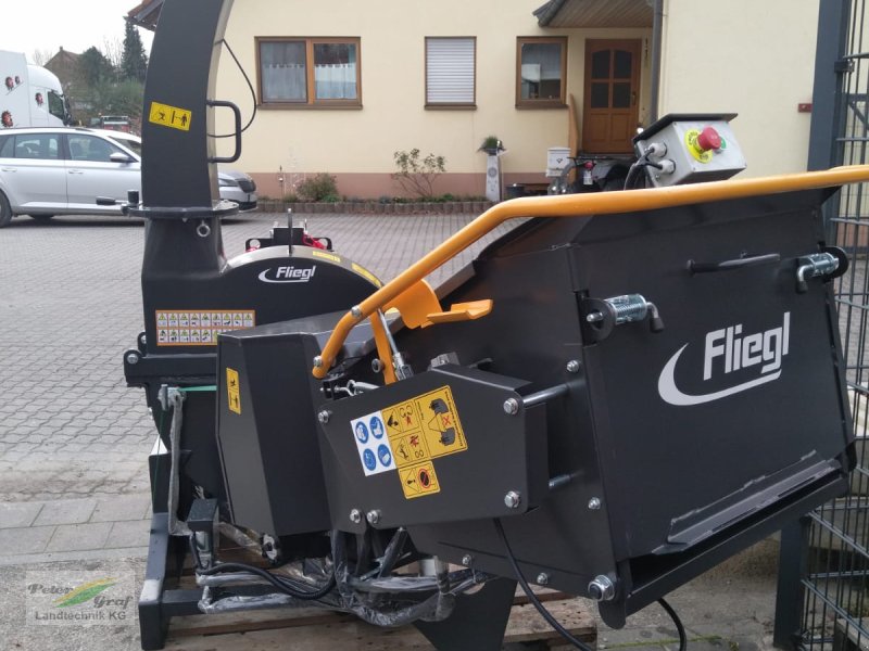 Holzhacker & Holzhäcksler des Typs Fliegl HH175, Neumaschine in Pegnitz-Bronn (Bild 1)