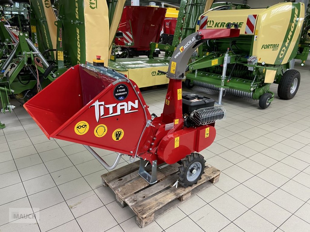 Holzhacker & Holzhäcksler des Typs GL Fahrzeugbau Titan PRO, Neumaschine in Burgkirchen (Bild 2)