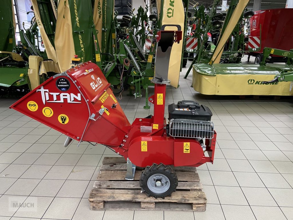 Holzhacker & Holzhäcksler des Typs GL Fahrzeugbau Titan PRO, Neumaschine in Burgkirchen (Bild 1)