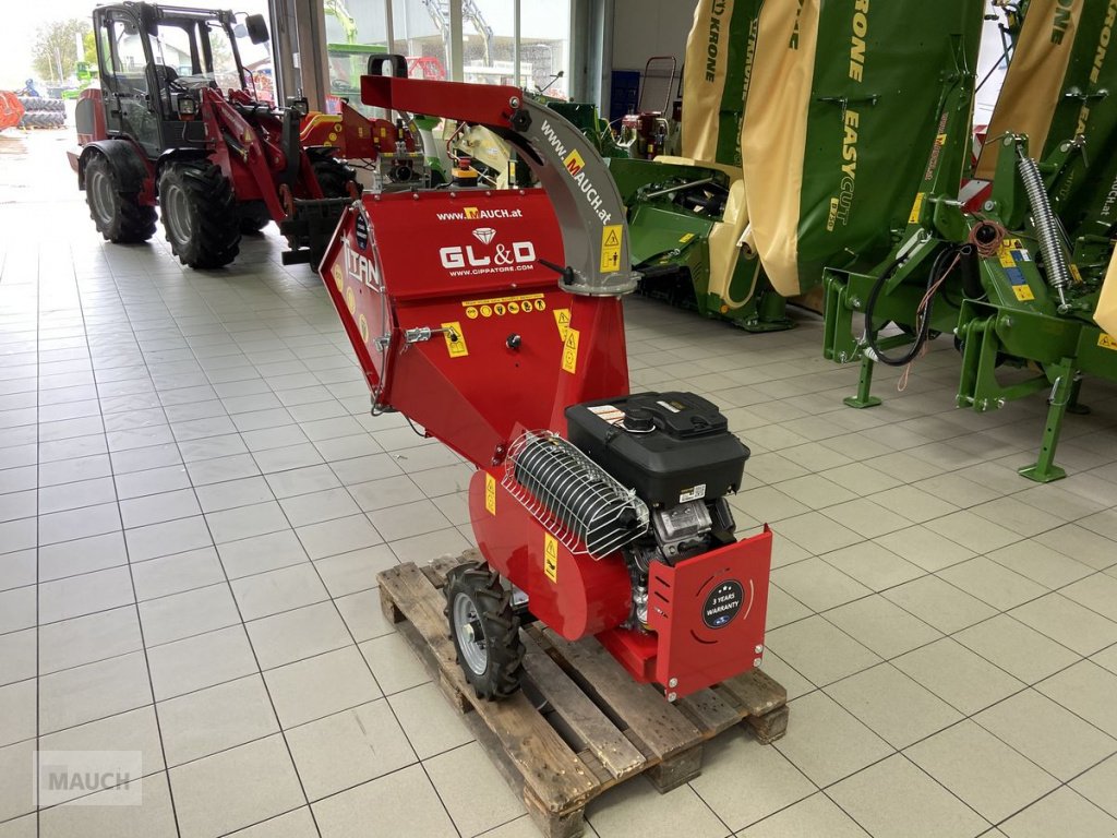 Holzhacker & Holzhäcksler des Typs GL Fahrzeugbau Titan PRO, Neumaschine in Burgkirchen (Bild 3)