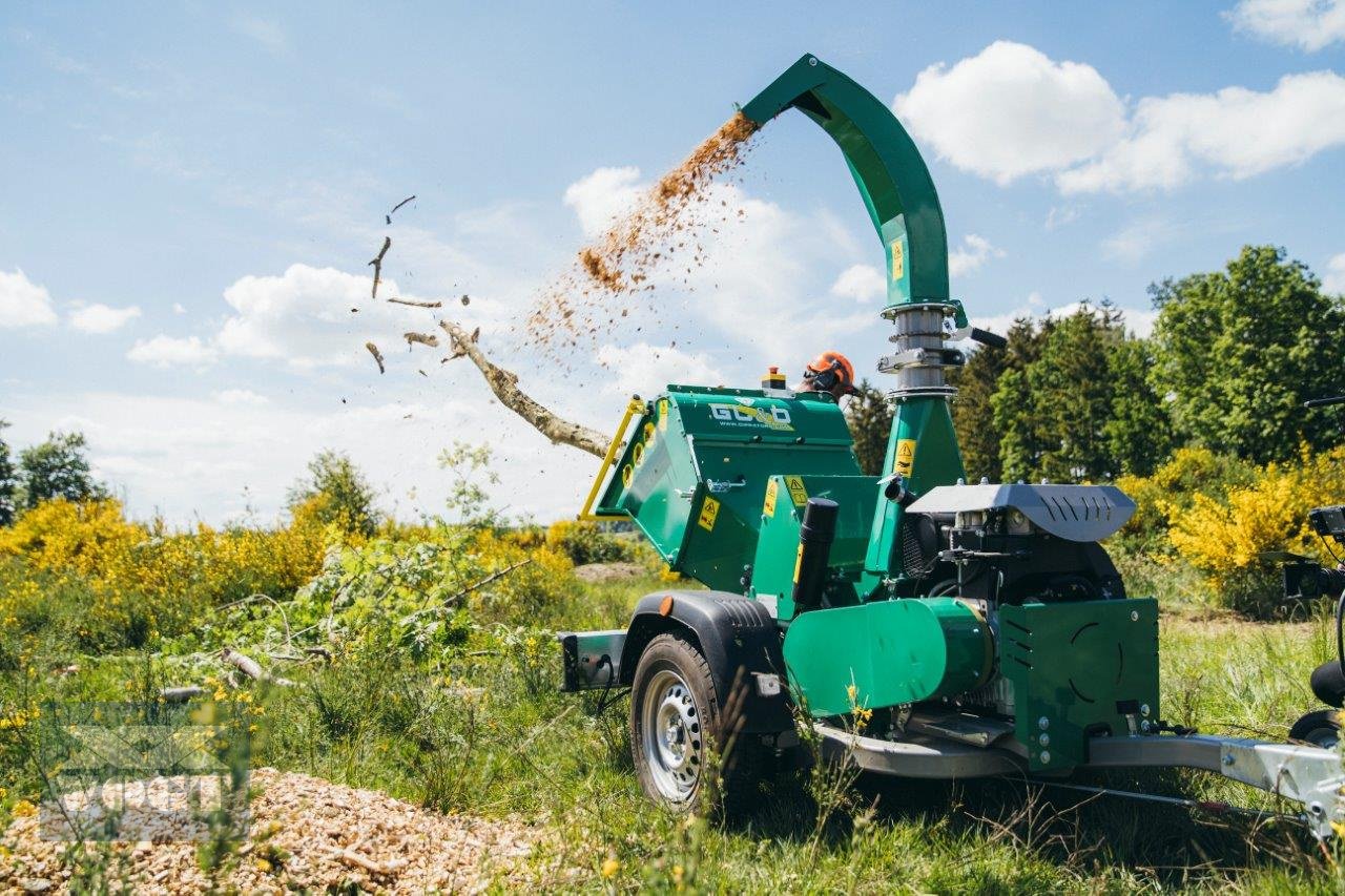 Holzhacker & Holzhäcksler typu HS 140MF PRO Holzhacker mit Dieselmotor und PKW-Fahrwerk, Neumaschine v Schmallenberg (Obrázok 1)