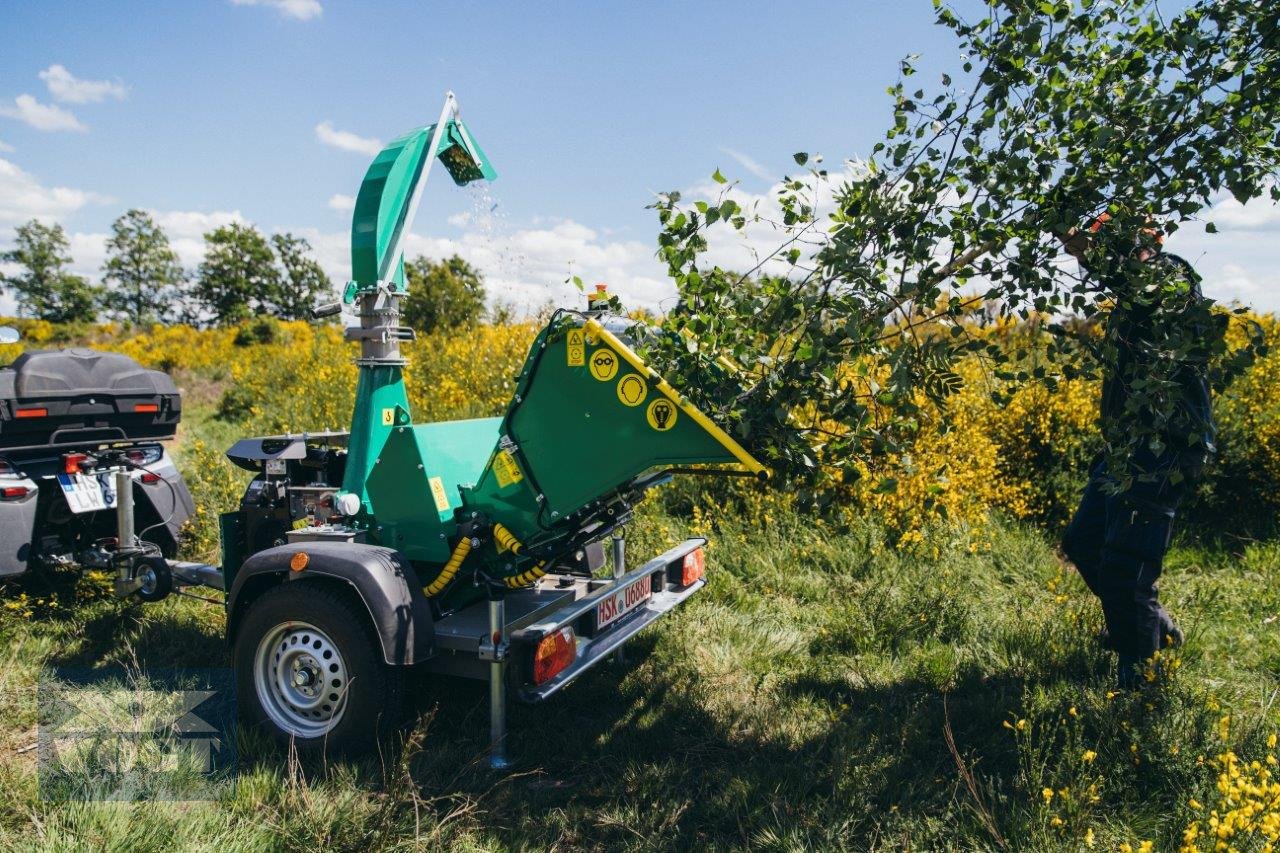 Holzhacker & Holzhäcksler des Typs HS 140MF PRO Holzhacker mit Dieselmotor und PKW-Fahrwerk, Neumaschine in Schmallenberg (Bild 3)