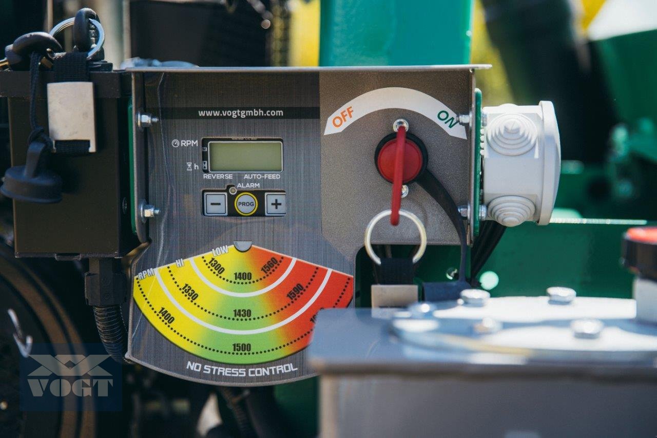 Holzhacker & Holzhäcksler des Typs HS 140MF PRO Holzhacker mit Dieselmotor und PKW-Fahrwerk, Neumaschine in Schmallenberg (Bild 9)