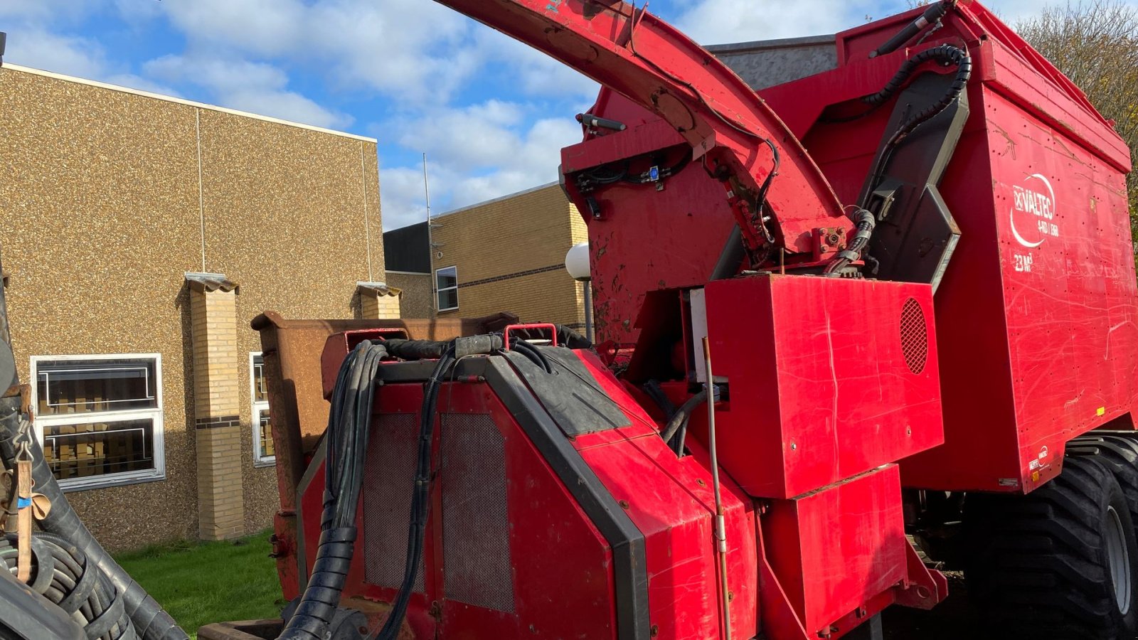 Holzhacker & Holzhäcksler Türe ait Jenz 360 jenz 360 + alsidig flisvogn + Valtra T 234, Gebrauchtmaschine içinde Holstebro (resim 3)