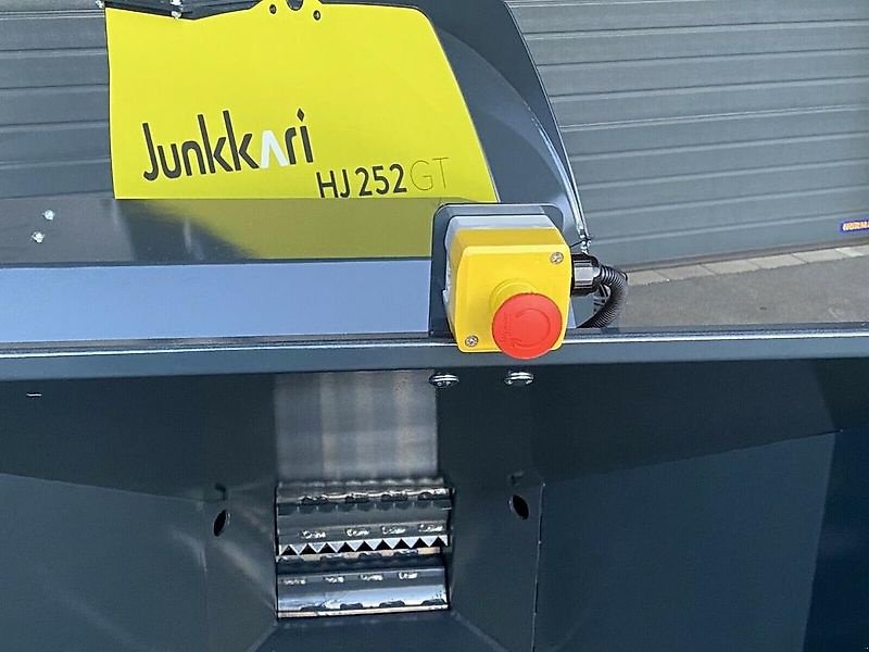 Holzhacker & Holzhäcksler Türe ait Junkkari Holzschredder Holzhäcksler Holzhacker Buschholzhacker Ha, Gebrauchtmaschine içinde Schmallenberg (resim 10)