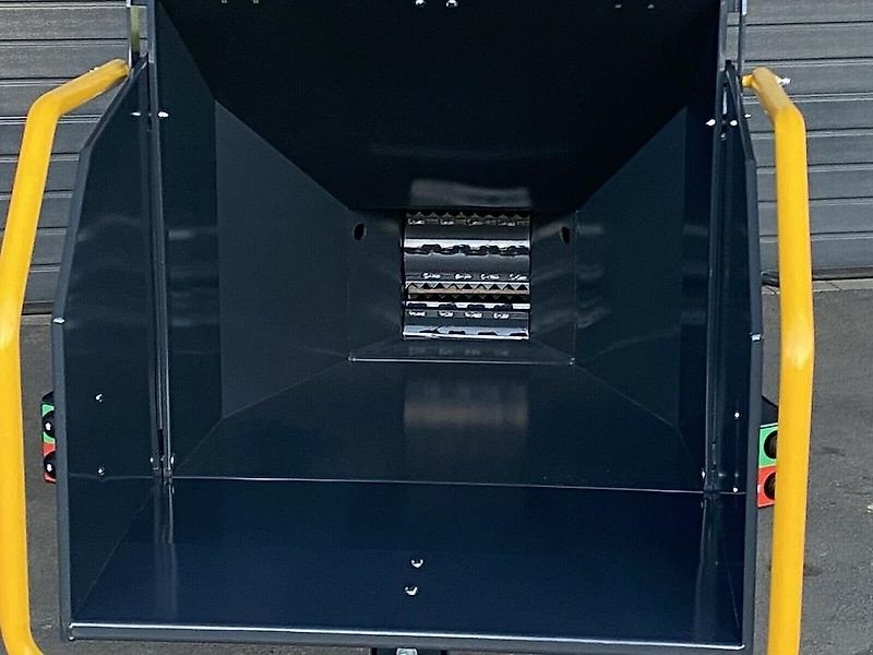 Holzhacker & Holzhäcksler Türe ait Junkkari Holzschredder Holzhäcksler Holzhacker Buschholzhacker Ha, Gebrauchtmaschine içinde Schmallenberg (resim 14)