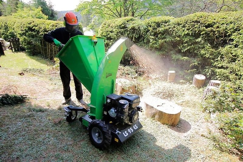 Holzhacker & Holzhäcksler Türe ait laski Holzschredder Holzhäcksler Holzhacker Buschholzhäcksler, Gebrauchtmaschine içinde Schmallenberg (resim 2)