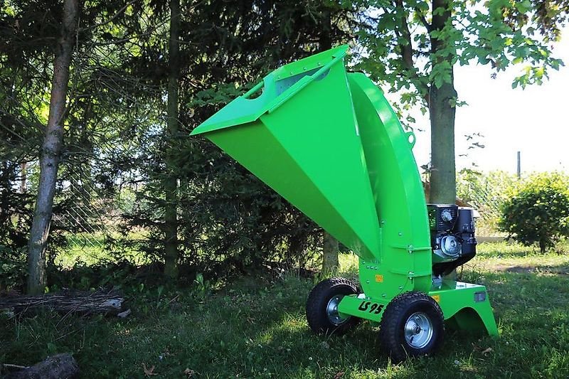 Holzhacker & Holzhäcksler Türe ait laski Holzschredder Holzhäcksler Holzhacker Buschholzhäcksler, Gebrauchtmaschine içinde Schmallenberg (resim 1)