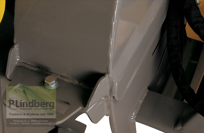 Holzhacker & Holzhäcksler des Typs P.Lindberg GmbH Häcksler Zapfwellenantrieb Traktor hydraulischer Einzug Auswurf schwenkbar Äste Ø150mm BX62RD, Neumaschine in Großenwiehe (Bild 12)