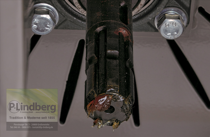 Holzhacker & Holzhäcksler des Typs P.Lindberg GmbH Häcksler Zapfwellenantrieb Traktor hydraulischer Einzug Auswurf schwenkbar Äste Ø150mm BX62RD, Neumaschine in Großenwiehe (Bild 15)