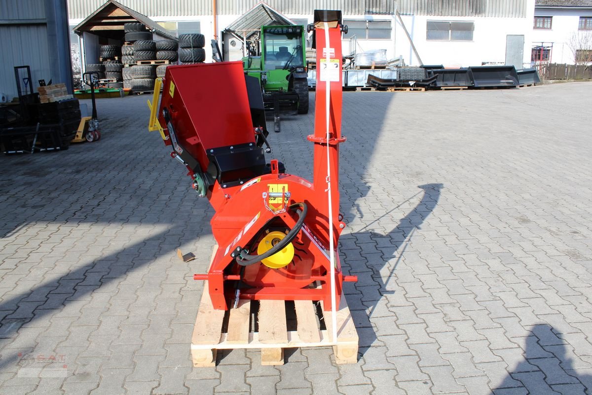 Holzhacker & Holzhäcksler типа Remet RT-630 R Scheibenhäcksler mit Einzug, Neumaschine в Eberschwang (Фотография 2)