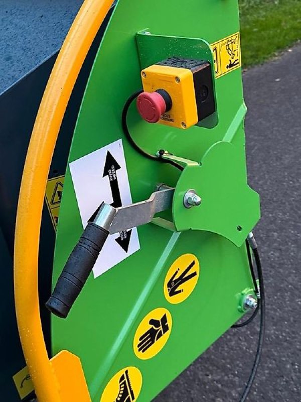 Holzhacker & Holzhäcksler typu Sonstige Holzhäcksler Holzhacker Holzschredder Buschholzhacker Hacker, Gebrauchtmaschine v Schmallenberg (Obrázek 11)