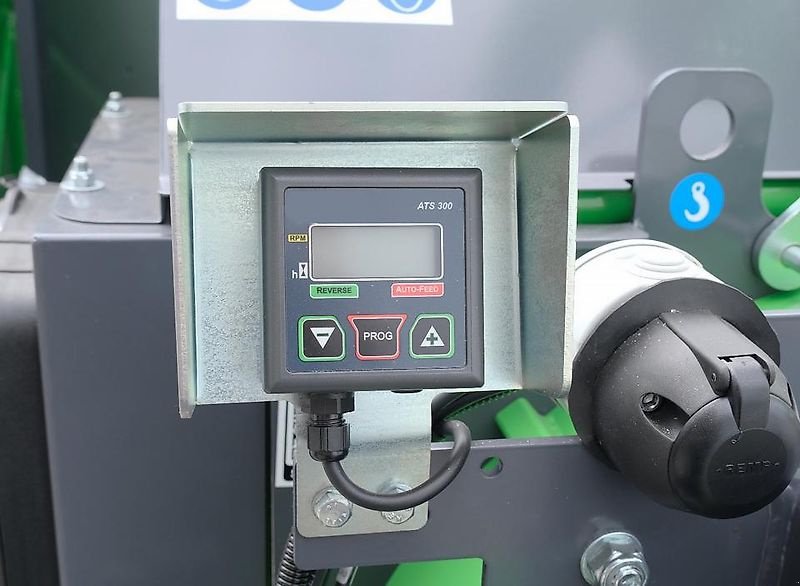 Holzhacker & Holzhäcksler typu Sonstige Holzhäcksler Holzhacker Holzschredder Buschholzhäcksler Hacker, Gebrauchtmaschine v Schmallenberg (Obrázek 12)