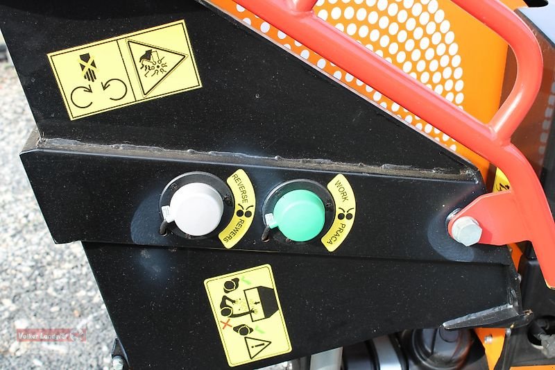 Holzhacker & Holzhäcksler van het type Sonstige Pronar Holzhäcksler MR-15 Anhänger bis 15 cm Holzdurchmesser, Neumaschine in Ostheim/Rhön (Foto 7)