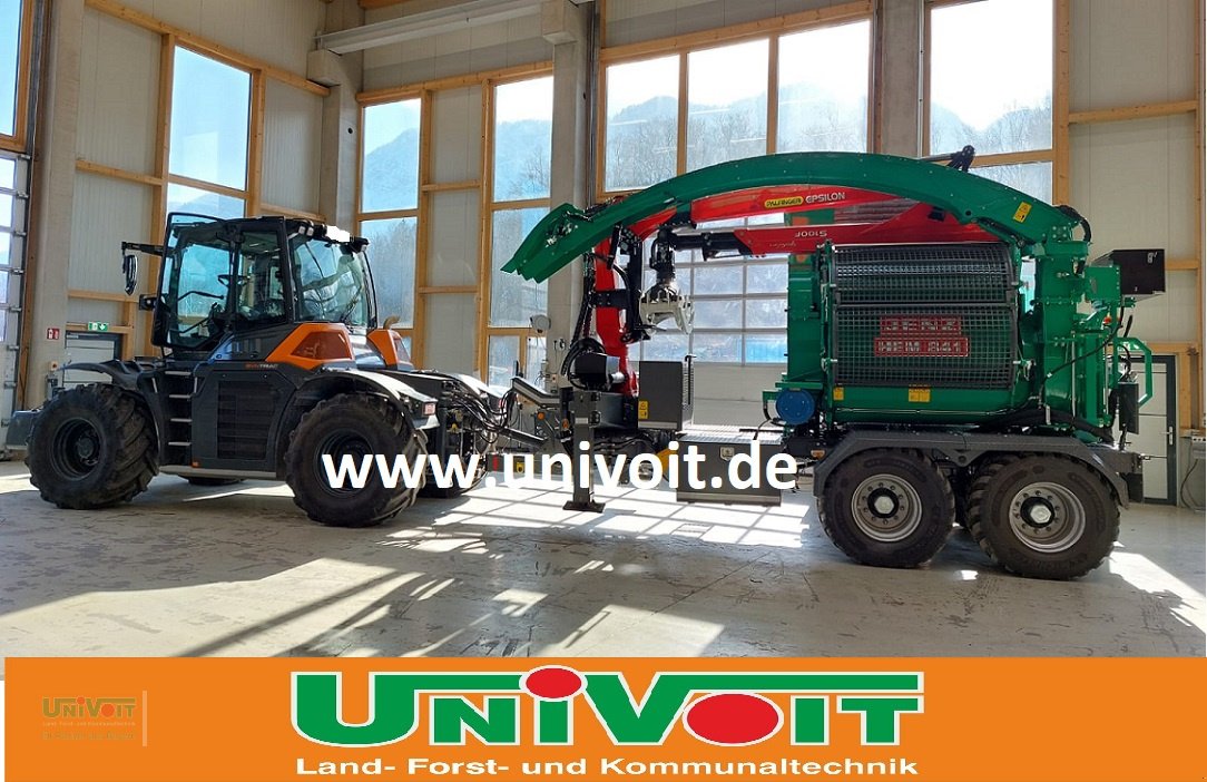 Holzhacker & Holzhäcksler typu SYN TRAC SYN TRAC Geräteträger 420 PS, Neumaschine w Warmensteinach (Zdjęcie 1)