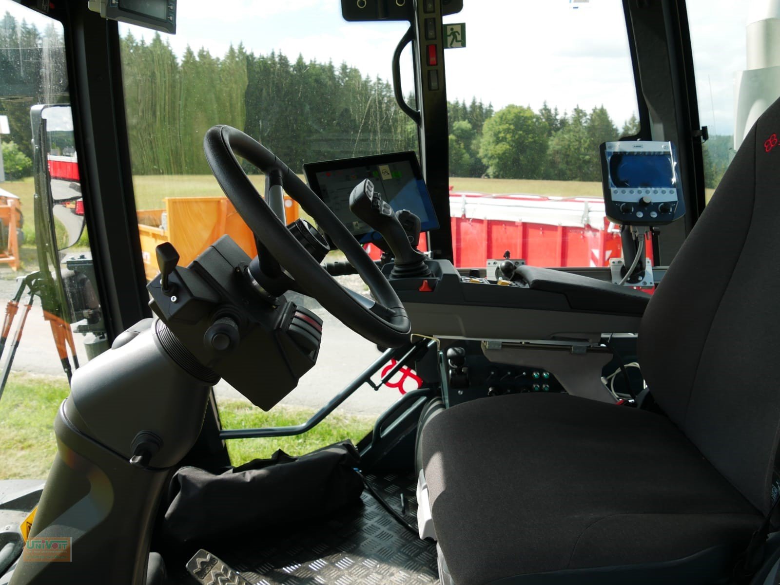 Holzhacker & Holzhäcksler typu SYN TRAC SYN TRAC Geräteträger 420 PS, Neumaschine w Warmensteinach (Zdjęcie 14)