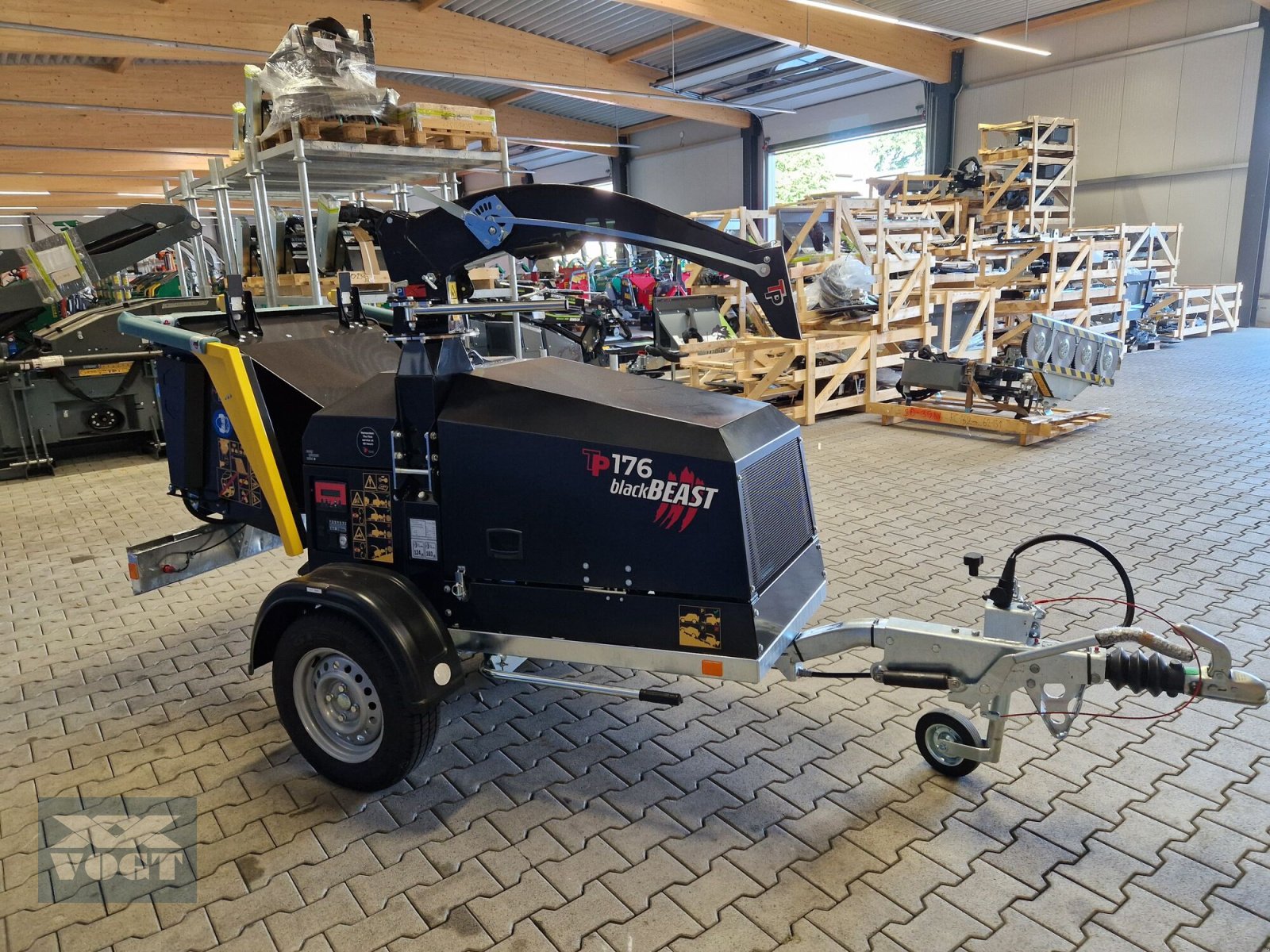 Holzhacker & Holzhäcksler typu TP 176 BLACK BEAST Holzhacker /Holzhäcksler mit Dieselmotor und PKW-Fahrwerk NEU, Neumaschine w Schmallenberg (Zdjęcie 3)