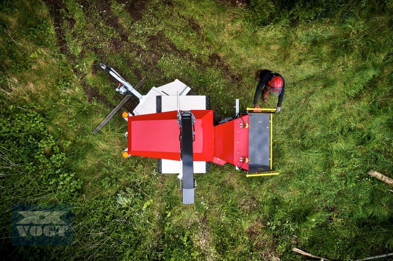 Holzhacker & Holzhäcksler typu TP 215 MOBILE Holzhäcksler mit Dieselmotor und 270°Drehkranz, Neumaschine w Schmallenberg (Zdjęcie 15)