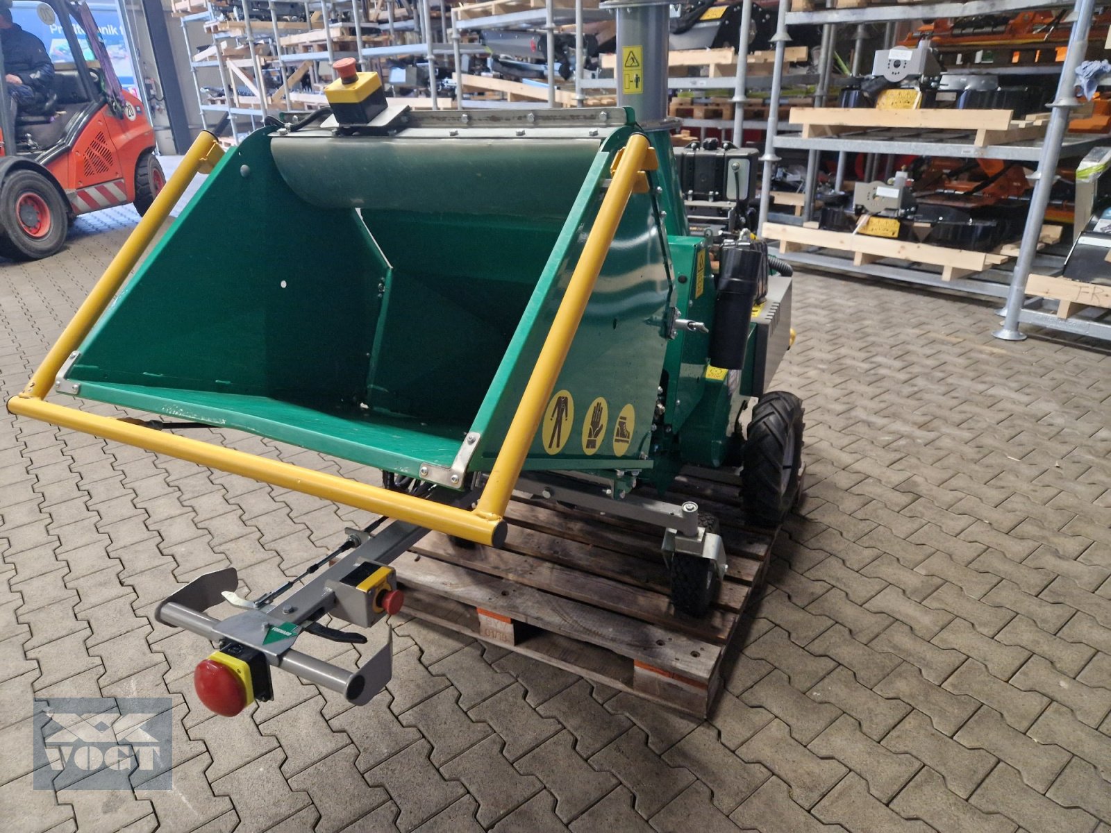 Holzhäcksler & Buschhacker des Typs HS 140MR PRO Holzhäcksler /Holzhacker mit Dieselmotor und Radantrieb, Gebrauchtmaschine in Schmallenberg (Bild 4)