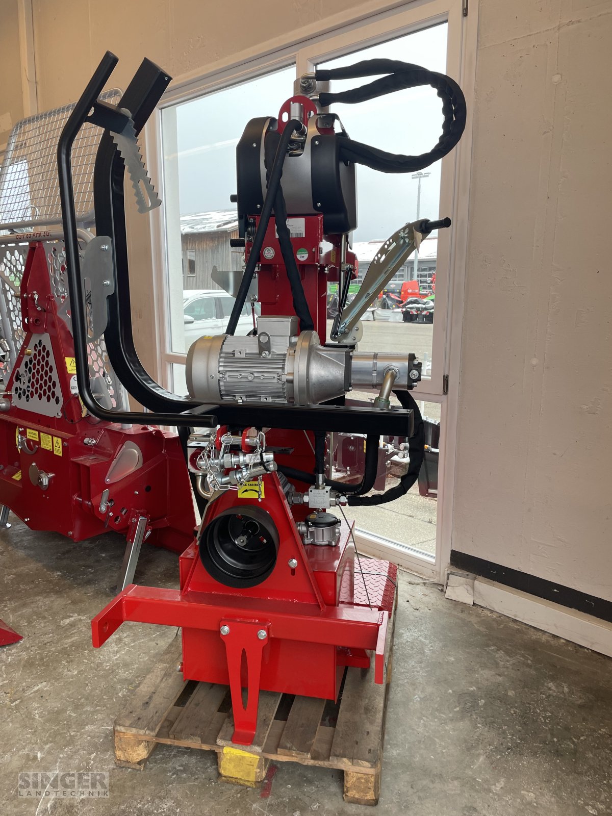 Holzspalter typu AMR VPE 27, Neumaschine v Ebenhofen (Obrázek 1)