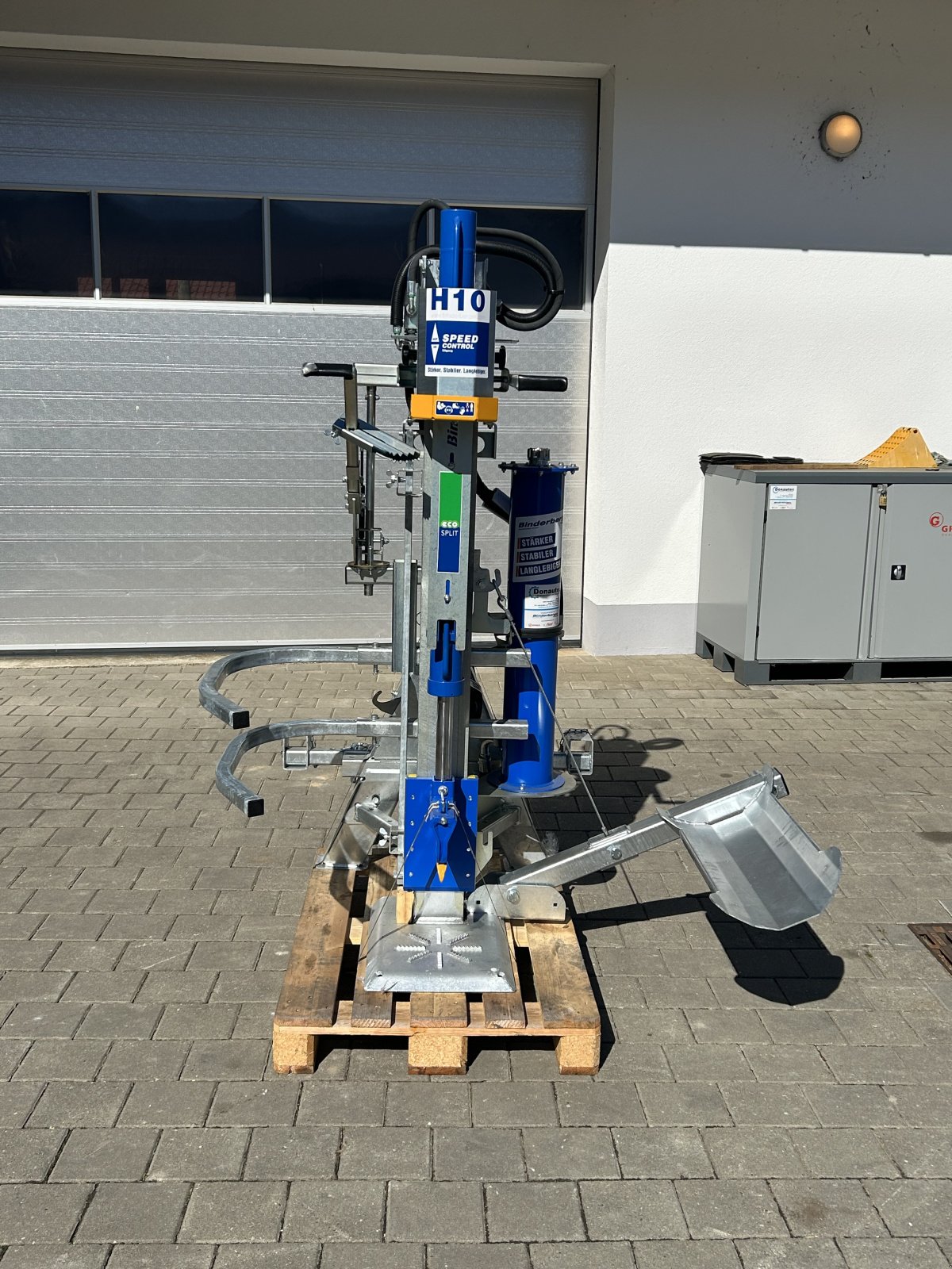 Holzspalter of the type Binderberger H 10 Z, Neumaschine in Rennertshofen (Picture 1)