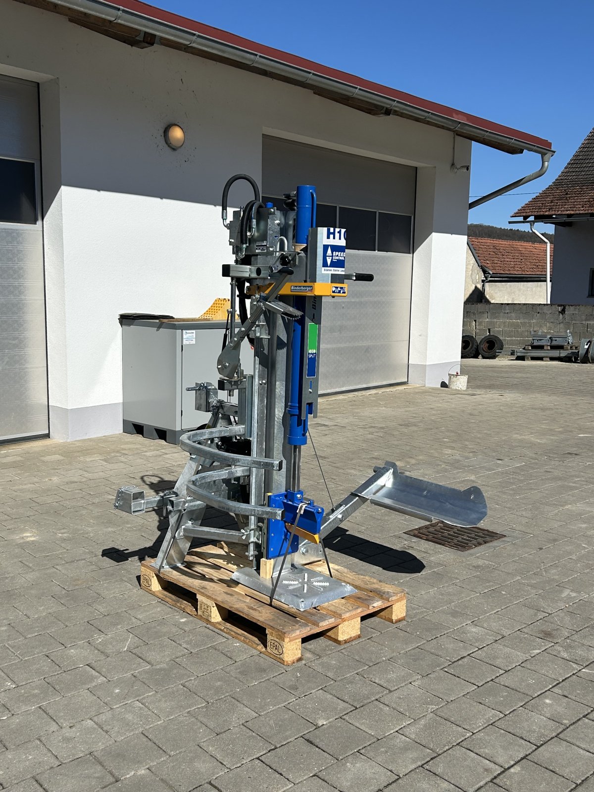 Holzspalter of the type Binderberger H 10 Z, Neumaschine in Rennertshofen (Picture 2)