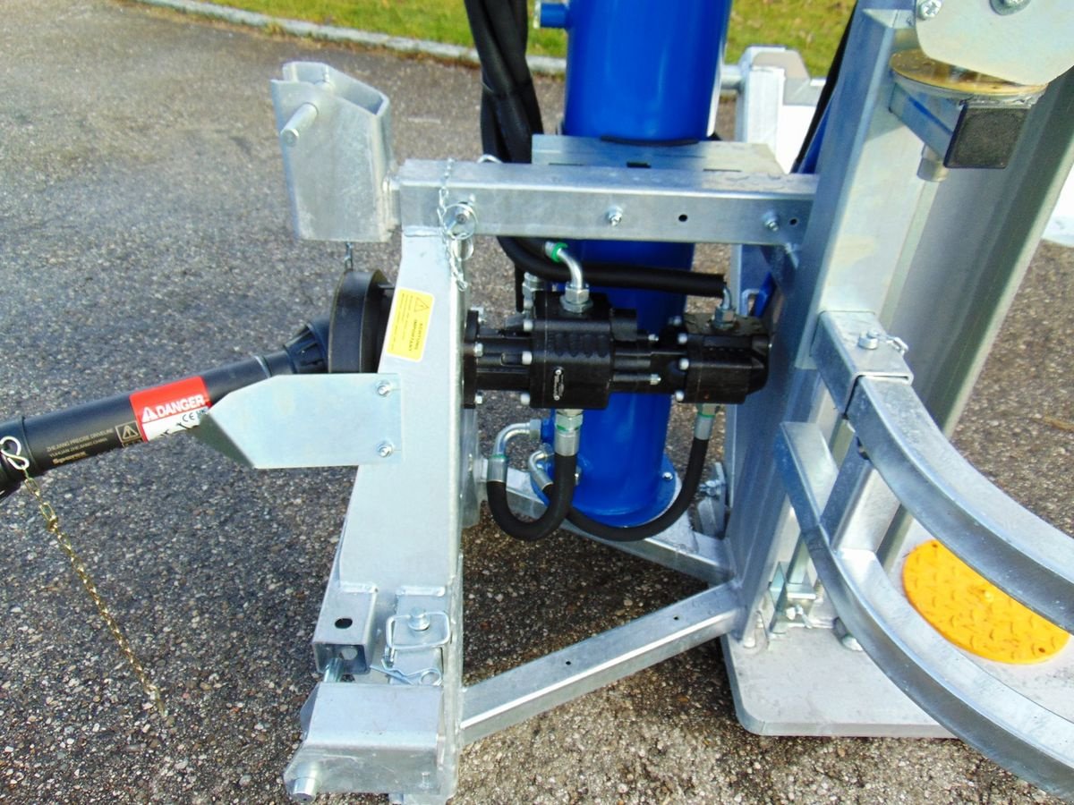 Holzspalter des Typs Binderberger H20 superspeed Z comfort, Neumaschine in Neukirchen am Walde  (Bild 6)