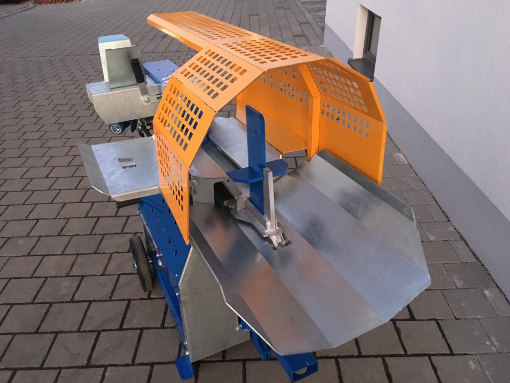 Holzspalter des Typs Binderberger SP 8 E, Neumaschine in Rennertshofen (Bild 4)