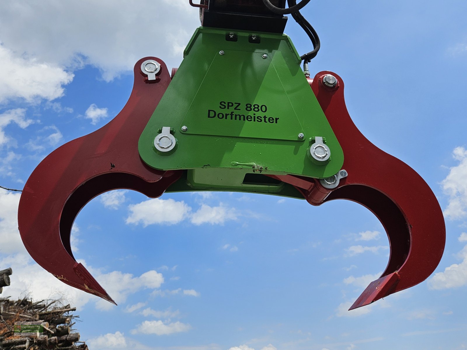 Holzspalter des Typs Dorfmeister Spaltzange Bagger, Hackmaschine SPZ 880, Neumaschine in Roßbach (Bild 3)