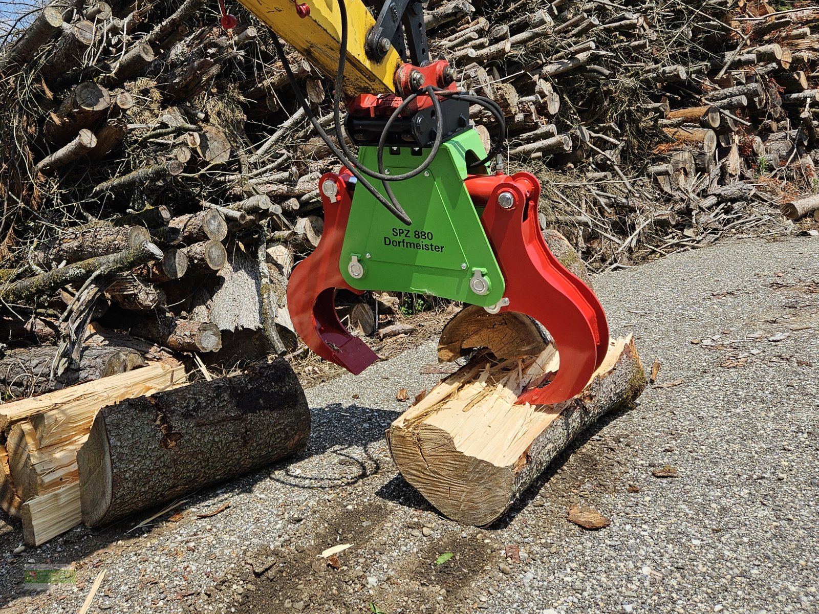 Holzspalter des Typs Dorfmeister Spaltzange Bagger, Hackmaschine SPZ 880, Neumaschine in Roßbach (Bild 1)