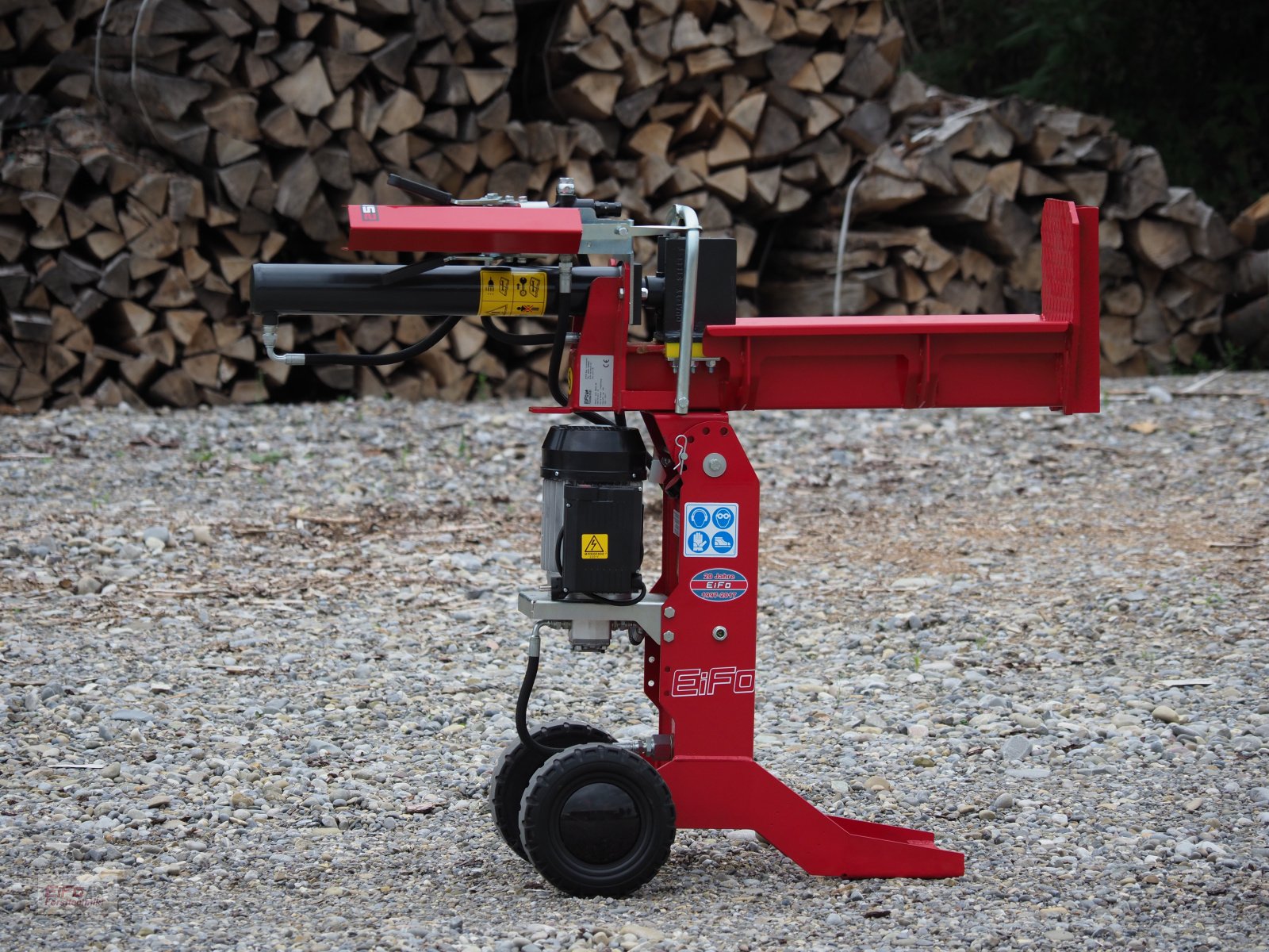 Holzspalter of the type EiFo BR 54 - 10 E, Neumaschine in Bad Grönenbach (Picture 1)