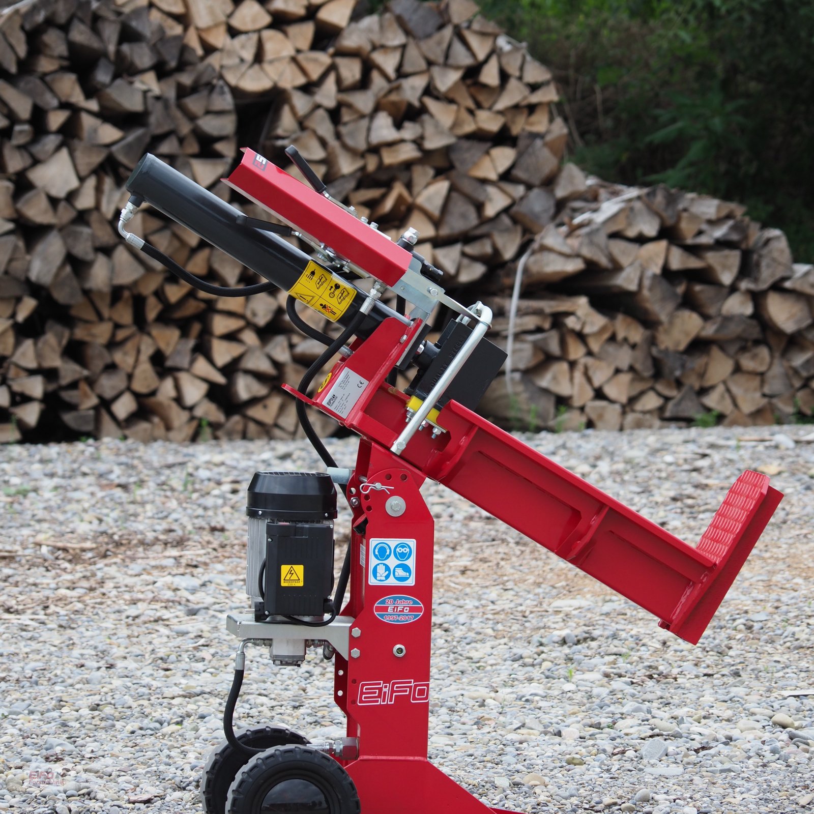 Holzspalter of the type EiFo BR 54 - 10 E, Neumaschine in Bad Grönenbach (Picture 3)