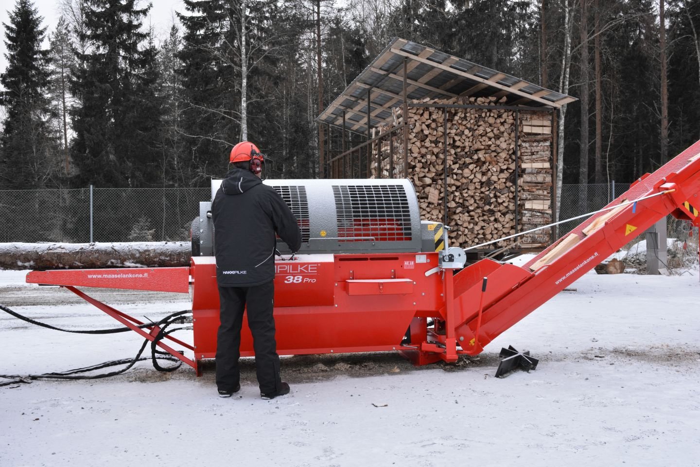 Holzspalter des Typs Hakki Pilke 38 PRO, Gebrauchtmaschine in Grou (Bild 3)