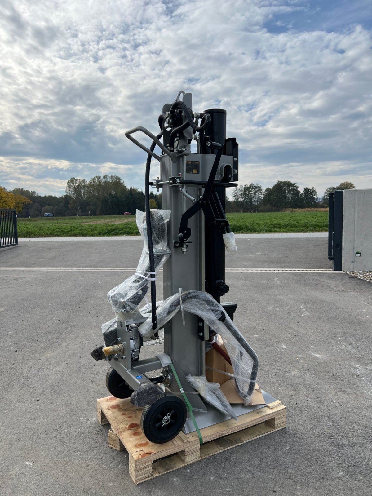 Holzspalter typu Jansen TS-30, Neumaschine v Rudersdorf (Obrázek 1)