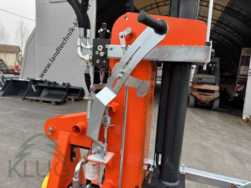 Holzspalter des Typs Kozina HCD 17T Vertikalholzspalter, Neumaschine in Pirching am Traubenberg (Bild 8)
