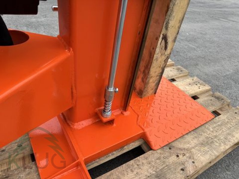 Holzspalter des Typs Kozina HCD 17T Vertikalholzspalter, Neumaschine in Pirching am Traubenberg (Bild 3)
