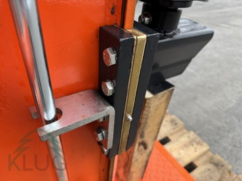 Holzspalter des Typs Kozina HCD 17T Vertikalholzspalter, Neumaschine in Pirching am Traubenberg (Bild 2)