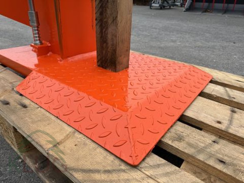 Holzspalter des Typs Kozina HCD 21-T Vertikalholzspalter, Neumaschine in Pirching am Traubenberg (Bild 4)