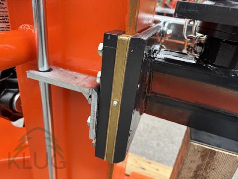 Holzspalter des Typs Kozina HCD 21-T Vertikalholzspalter, Neumaschine in Pirching am Traubenberg (Bild 5)