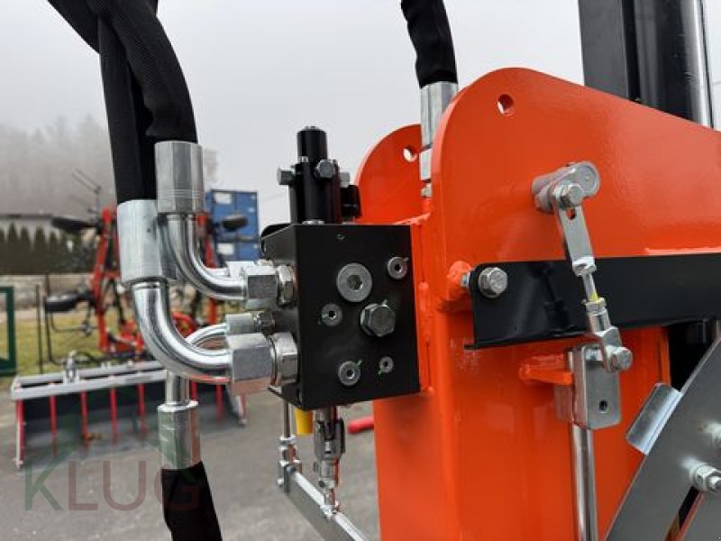 Holzspalter des Typs Kozina HCD 21-T Vertikalholzspalter, Neumaschine in Pirching am Traubenberg (Bild 8)