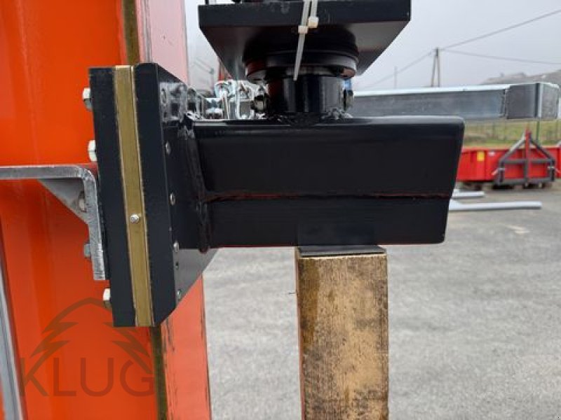 Holzspalter des Typs Kozina HCD 25T Vertikalholzspalter mit Seilwinde, Neumaschine in Pirching am Traubenberg (Bild 5)