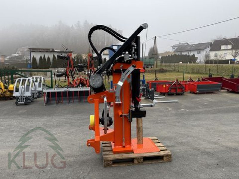 Holzspalter des Typs Kozina HCD 25T Vertikalholzspalter mit Seilwinde, Neumaschine in Pirching am Traubenberg (Bild 12)