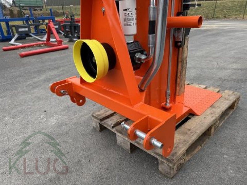 Holzspalter des Typs Kozina HCD 25T Vertikalholzspalter mit Seilwinde, Neumaschine in Pirching am Traubenberg (Bild 11)