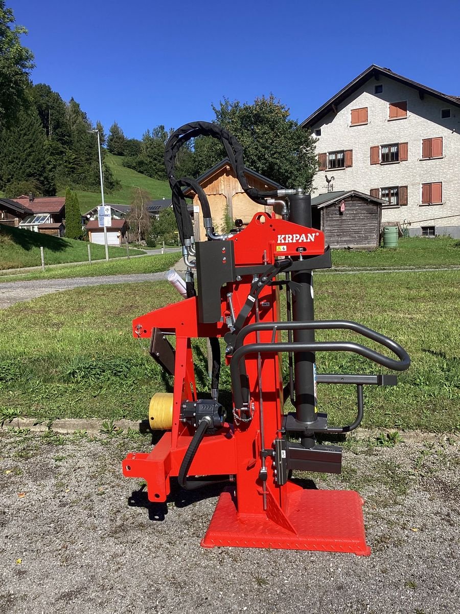 Holzspalter des Typs Krpan CV22Kpro, Neumaschine in Bezau (Bild 1)