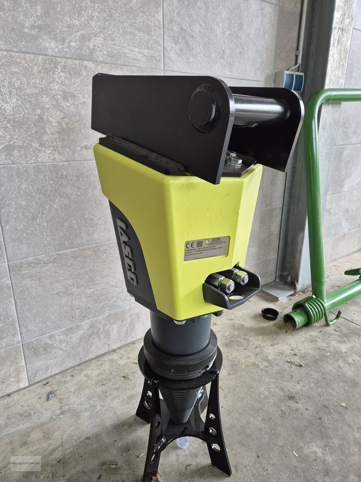 Holzspalter of the type Lasco D1.10.21 Kegelspalter, Neumaschine in Auerbach (Picture 2)