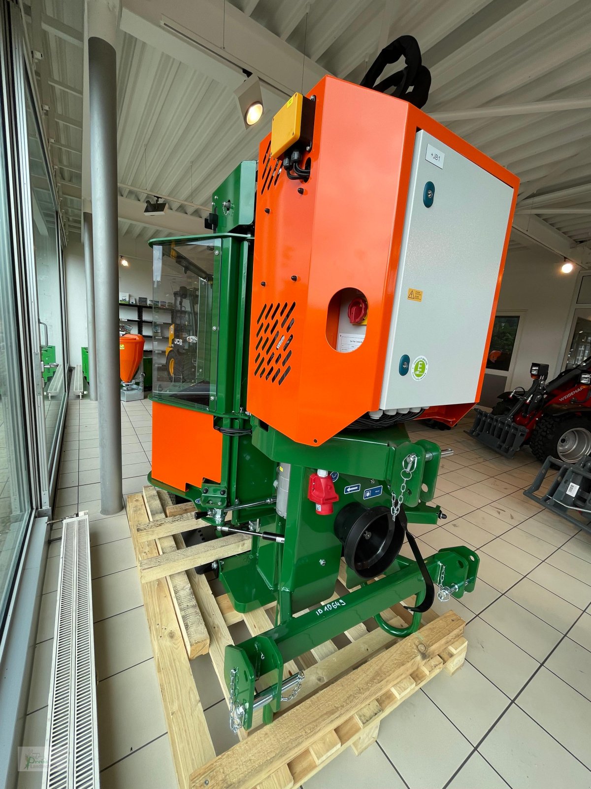 Holzspalter of the type Posch Ferdinand, Neumaschine in Bad Kötzting (Picture 4)